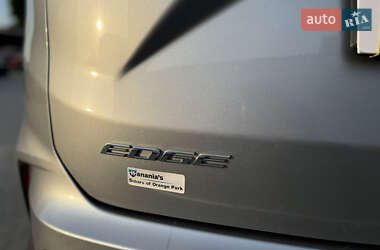 Позашляховик / Кросовер Ford Edge 2019 в 