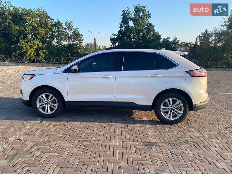 Внедорожник / Кроссовер Ford Edge 2018 в 