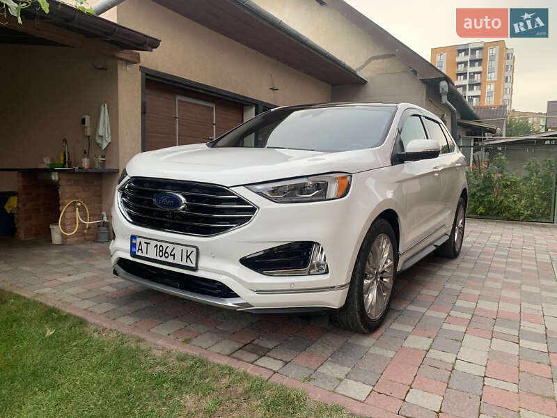 Позашляховик / Кросовер Ford Edge 2021 в 