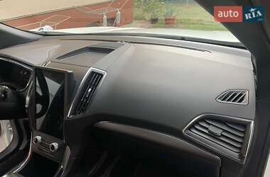 Позашляховик / Кросовер Ford Edge 2021 в 