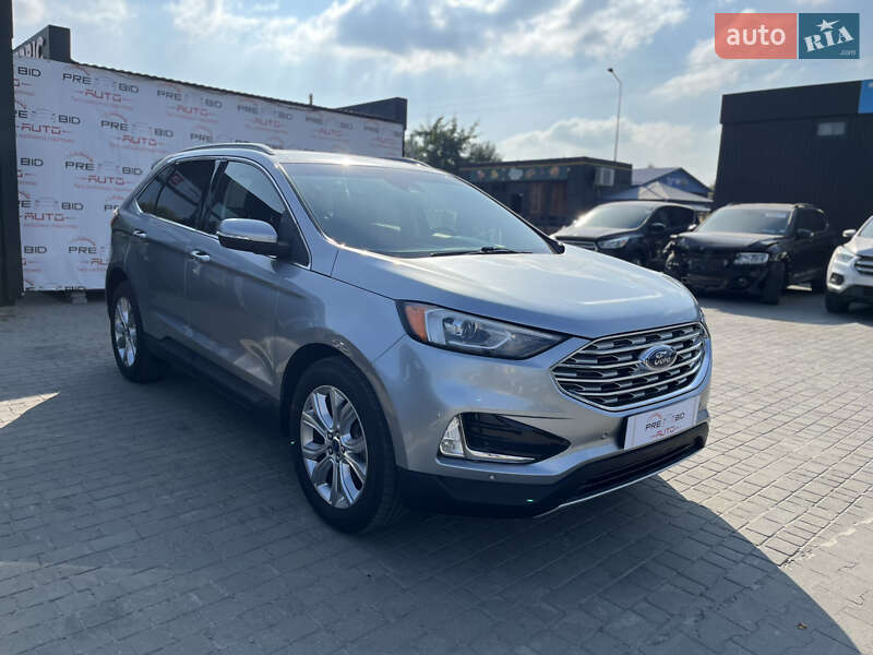 Позашляховик / Кросовер Ford Edge 2019 в 
