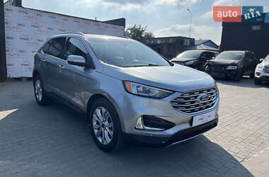 Позашляховик / Кросовер Ford Edge 2019 в 
