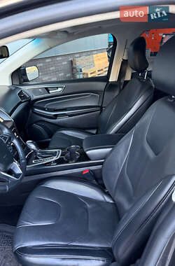 Внедорожник / Кроссовер Ford Edge 2017 в 
