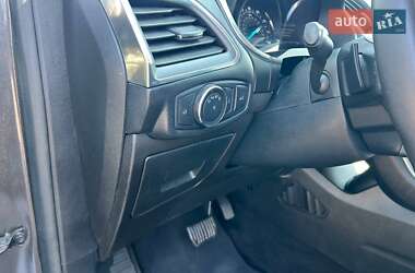 Внедорожник / Кроссовер Ford Edge 2015 в 