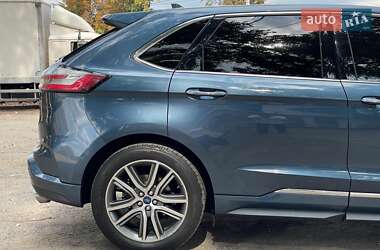 Позашляховик / Кросовер Ford Edge 2019 в 
