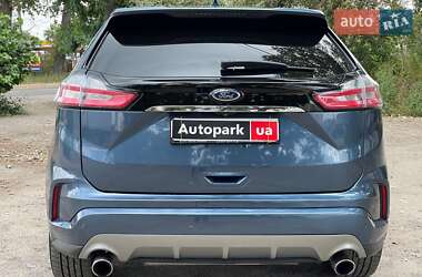 Позашляховик / Кросовер Ford Edge 2019 в 