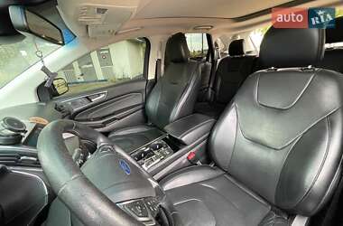 Позашляховик / Кросовер Ford Edge 2019 в 