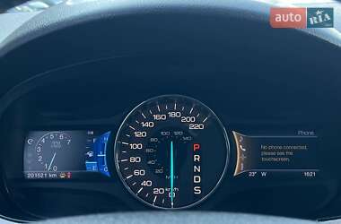 Внедорожник / Кроссовер Ford Edge 2012 в 