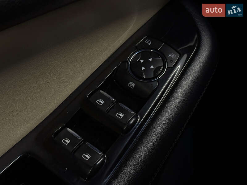 Позашляховик / Кросовер Ford Edge 2015 в Миколаєві