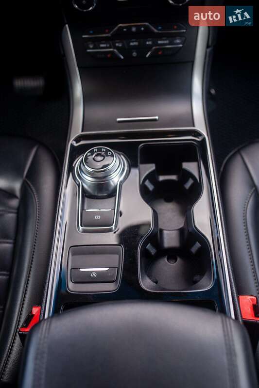 Позашляховик / Кросовер Ford Edge 2018 в Умані