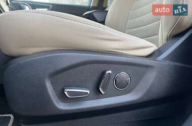 Внедорожник / Кроссовер Ford Edge 2018 в 