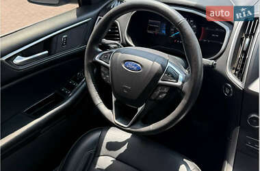 Позашляховик / Кросовер Ford Edge 2015 в 