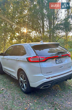 Внедорожник / Кроссовер Ford Edge 2017 в 