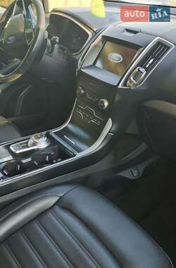 Внедорожник / Кроссовер Ford Edge 2019 в 