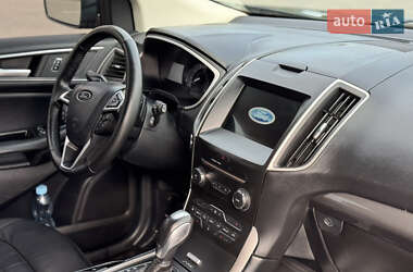 Позашляховик / Кросовер Ford Edge 2016 в 