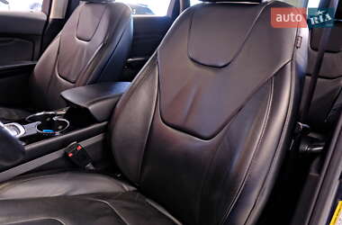 Внедорожник / Кроссовер Ford Edge 2016 в 