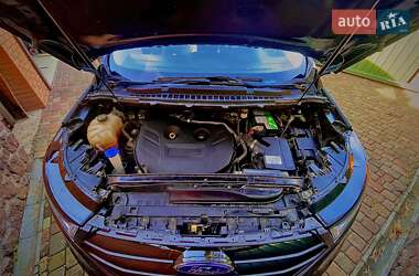 Внедорожник / Кроссовер Ford Edge 2017 в 