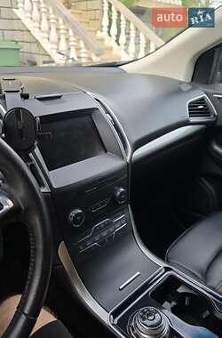 Внедорожник / Кроссовер Ford Edge 2019 в 