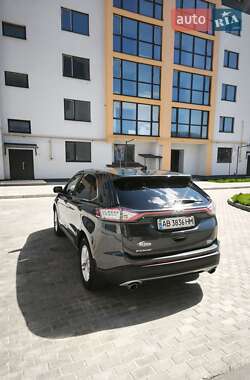 Позашляховик / Кросовер Ford Edge 2015 в 