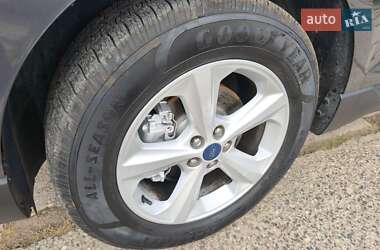 Внедорожник / Кроссовер Ford Edge 2017 в 