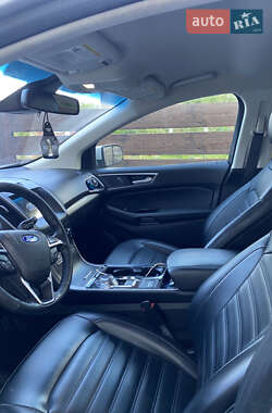Позашляховик / Кросовер Ford Edge 2019 в 
