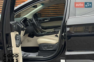 Позашляховик / Кросовер Ford Edge 2016 в 