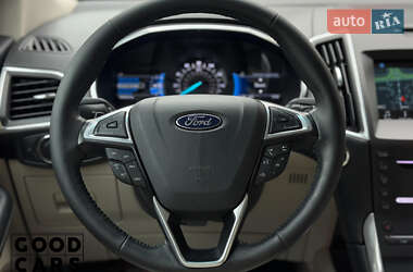 Позашляховик / Кросовер Ford Edge 2016 в 