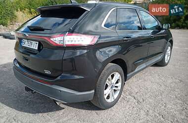 Позашляховик / Кросовер Ford Edge 2015 в 