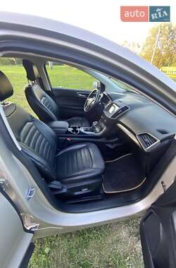 Внедорожник / Кроссовер Ford Edge 2017 в 