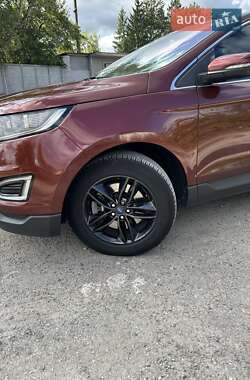 Внедорожник / Кроссовер Ford Edge 2016 в 