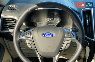 Внедорожник / Кроссовер Ford Edge 2017 в 