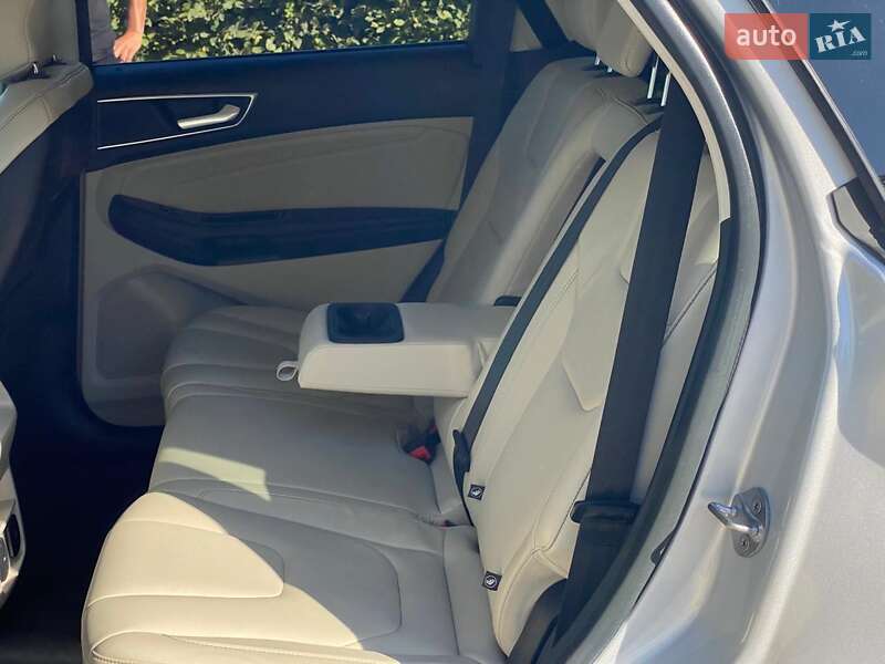 Внедорожник / Кроссовер Ford Edge 2017 в Ровно