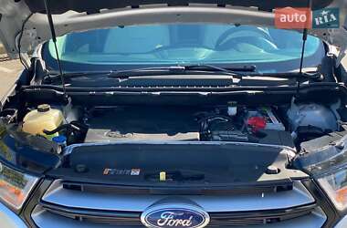 Внедорожник / Кроссовер Ford Edge 2017 в 