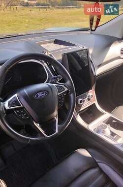 Позашляховик / Кросовер Ford Edge 2021 в 