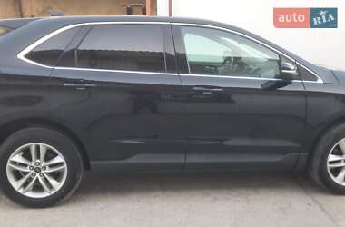 Позашляховик / Кросовер Ford Edge 2016 в 
