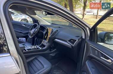 Позашляховик / Кросовер Ford Edge 2021 в 