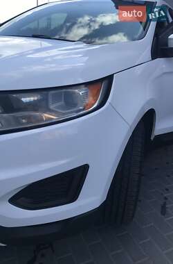 Внедорожник / Кроссовер Ford Edge 2015 в 