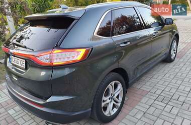 Позашляховик / Кросовер Ford Edge 2015 в 