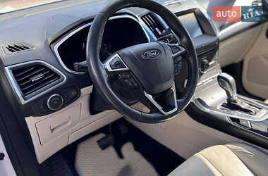 Позашляховик / Кросовер Ford Edge 2016 в 