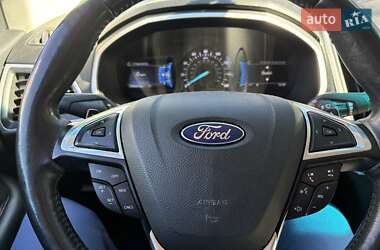 Внедорожник / Кроссовер Ford Edge 2016 в 