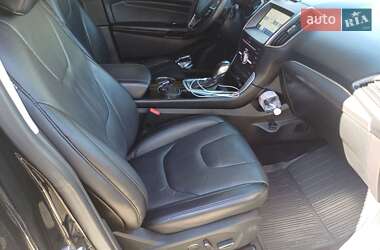 Внедорожник / Кроссовер Ford Edge 2017 в 