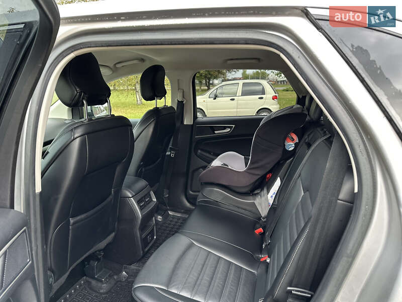 Позашляховик / Кросовер Ford Edge 2018 в Березному