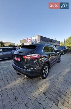 Позашляховик / Кросовер Ford Edge 2019 в 