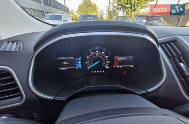 Позашляховик / Кросовер Ford Edge 2019 в 