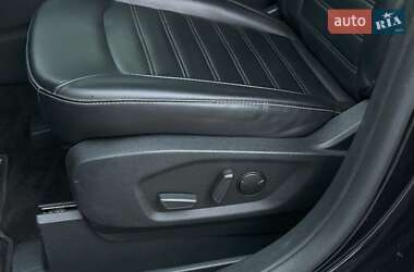Внедорожник / Кроссовер Ford Edge 2019 в 