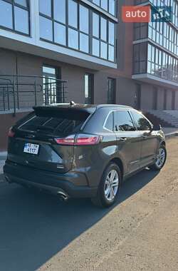 Позашляховик / Кросовер Ford Edge 2020 в 