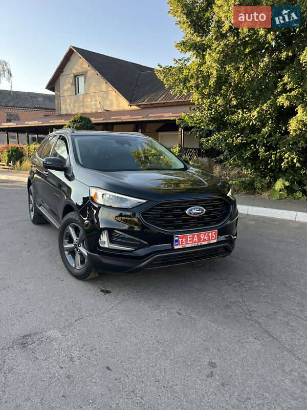 Позашляховик / Кросовер Ford Edge 2022 в 