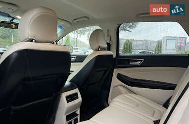 Внедорожник / Кроссовер Ford Edge 2017 в 