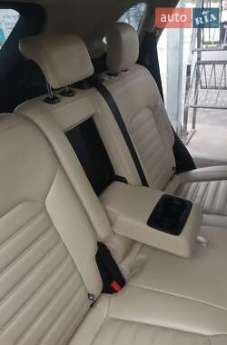 Позашляховик / Кросовер Ford Edge 2018 в 