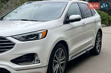 Внедорожник / Кроссовер Ford Edge 2020 в 